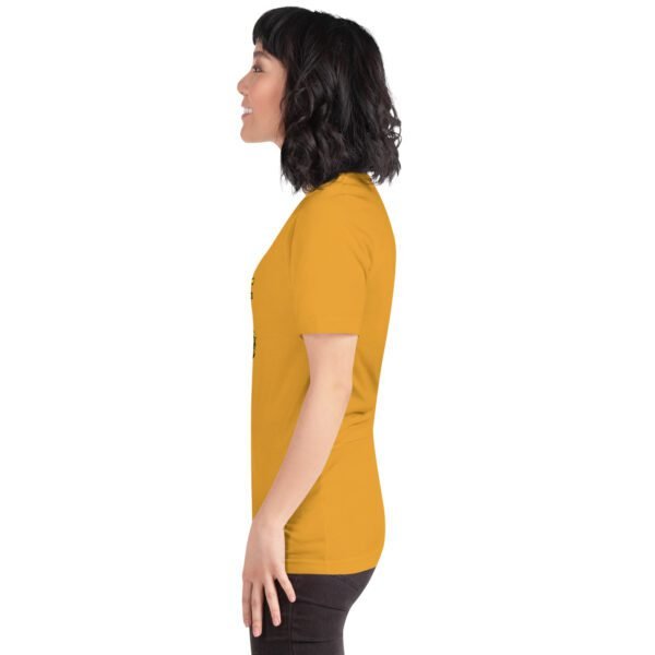 Stylish Unisex T-Shirt: Comfortable and Versatile Clothing for Men and Women - Image 41